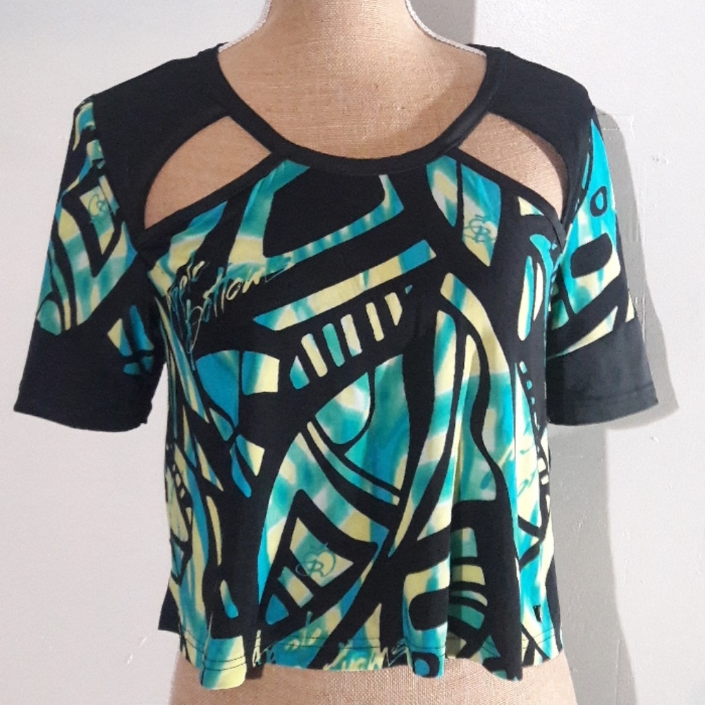 Apple Bottom Cutout Crop Top M